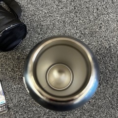 新品未使用品　水筒　1Lの画像