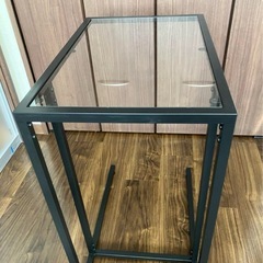 サイドテーブル IKEA VITTSJÖ ヴィットショー　スタンドの画像