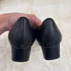 黒パンプス　24.5の画像