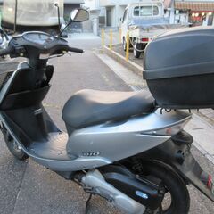 ディオ6　DIO　エンジンオイル新品　シルバー　4スト　原付バイクの画像