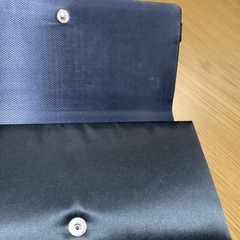 黒いカバンの画像