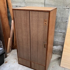 ９月中に処分！木の収納棚の画像