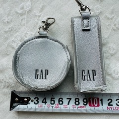 GAP コインケース　リップケース　小銭入れ　口紅入れ　の画像