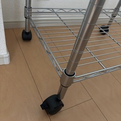 キャスター付きスチールラックの画像