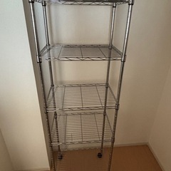 キャスター付きスチールラックの画像