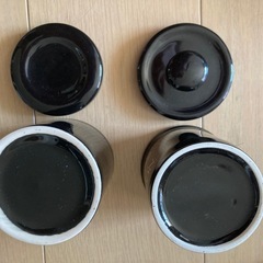 黒入れ物の画像
