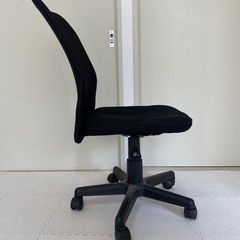 【お買い得】オフィスチェア（黒メッシュ／高さ調整可）の画像