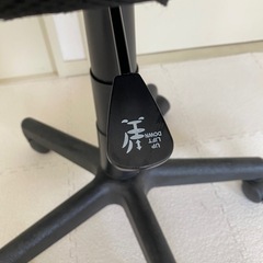 【お買い得】オフィスチェア（黒メッシュ／高さ調整可）の画像