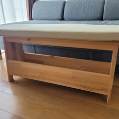 IKEA ベンチ　クッション付きの画像