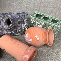 水槽の中の置き物の画像