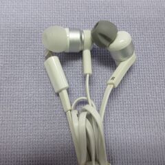( M-858 )iPhone用 イヤホン ３個まとめて まとめ売り 中古 動作確認済みの画像