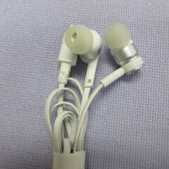 ( M-858 )iPhone用 イヤホン ３個まとめて まとめ売り 中古 動作確認済みの画像