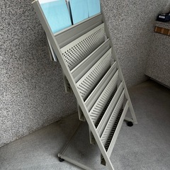 パンフレットスタンドの画像