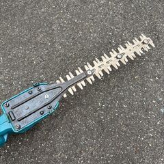 マキタ　makita　充電式ポールバリカン MUN301LD　中古の画像