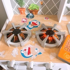 音が鳴る ライト機能付き ままごとキッチン 木製 おもちゃ ままごとセット ごっこ遊び KidKraft バーナー付きプレイキッチン CEマーク付きの画像