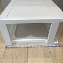 取引中 衣装ケースの画像