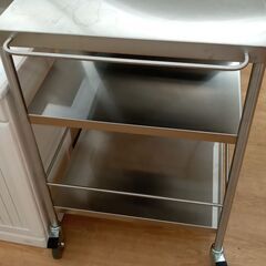 ★リユースのサカイ春日部店★KJ11730 IKEA ステンレスワゴン シルバー H86×W99×D157 クリーニング済みの画像