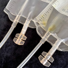 点滴パック点滴袋　ハロウィンの仮装に　薬袋付き　病院　患者　仮装　おもちゃの画像