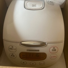 短期使用‼️ ヤマダセレクト 炊飯器 マイコンジャー  YEC-M10G1 ホワイト 5.5合炊きの画像