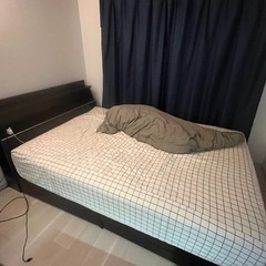 ダブルサイズ　ベッドの画像