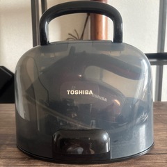 TOSHIBA 東芝 コードレスアイロン 17年製 TA-FV430の画像