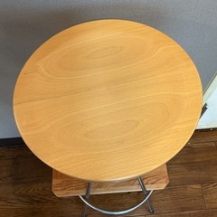 木目調スツールの画像