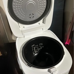 【TOSHIBA◆炊飯器 RC-5XE5(KW)】 の画像