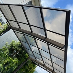 カーポート　片屋根　アルミ　屋根 　バラして保管してます。 ネジ少し足りない可能性があります。  サイズ　約  高さ2630mm  3020mm 幅2800mm 長さ5000mmの画像