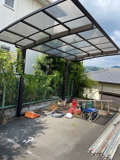 カーポート　片屋根　アルミ　屋根 　バラして保管してます。 ネジ少し足りない可能性があります。  サイズ　約  高さ2630mm  3020mm 幅2800mm 長さ5000mm