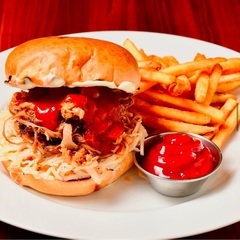 本格的アメリカンBBQが楽しめる！　MidtownBBQ Mie🥩🍔