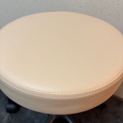 エステ施術スツールの画像