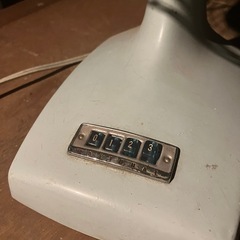 ナショナル　レトロ扇風機クリーム色の画像