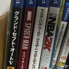 PS4 本体+ソフトの画像