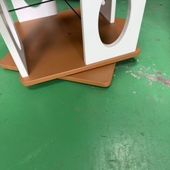 ★フロンティアグループいわき店★お手頃価格！アウトレッ大容量 タワー型 ブックラック 本棚 アウトレット品の画像