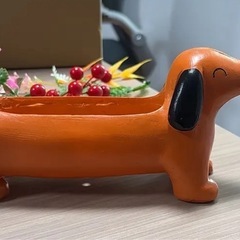 ダックスフンド 犬型 レジン製プランター 🐶 ガーデン・室内インテリア | 6000円の画像