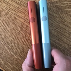QOS ILUMA I ビビッドテコラッタ　とブルーの画像