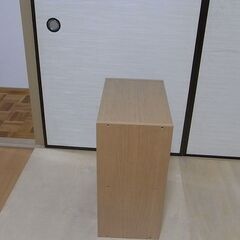 【無料】カラーボックス、本棚（高さ59センチ、幅44センチ、奥行き27.5センチ）　＊漫画の単行本を入れたり、物を入れたりするのに便利の画像