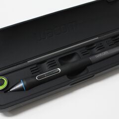 Wacom/Cintiq 13HD/DTK-1300/13.3型/液晶ペンタブレット ⑤の画像