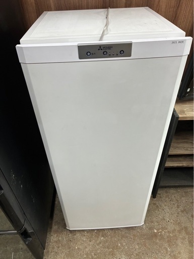 三菱ノンフロン冷凍庫　23年製 18000スタート