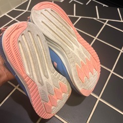 new balance シューズの画像