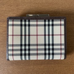 お財布👛BURBERRYバーバリー二つ折り財布ブランドがま口レディース美品💖肌色黒白赤茶色の画像