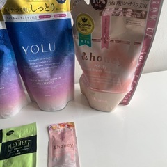 YOLU ヨル　シャンプー　トリートメント　　honey ボトル付き　おまけありの画像