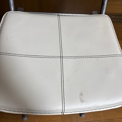 折りたたみチェア　椅子の画像
