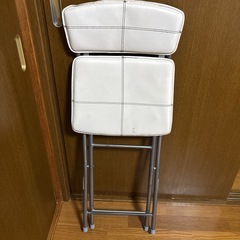 折りたたみチェア　椅子の画像