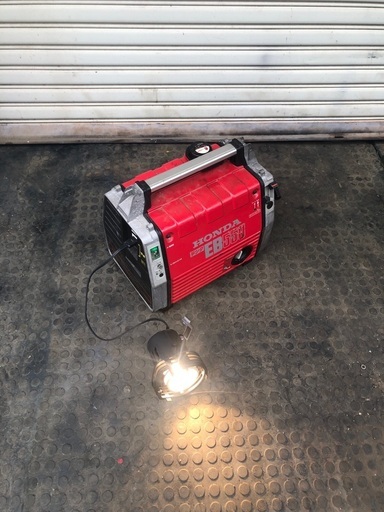 実働　HONDA製　小型軽量ポータブル発電機　4スト　普通のガソリンで動く　EB550 100V 60Hz 5.5kW 直流12V