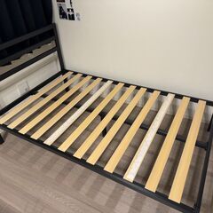 ZINUS Mia Metal Platform セミダブル ベッドフレームの画像