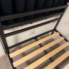 ZINUS Mia Metal Platform セミダブル ベッドフレームの画像
