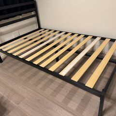 ZINUS Mia Metal Platform セミダブル ベッドフレームの画像