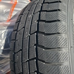 2024年製スタッドレスタイヤ４本アルミホイール付き215/60R17　の画像