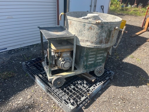 モルタルミキサー　エンジンタイプ